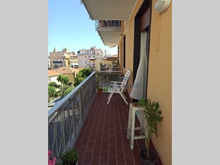 Appartamento in Vendita a Taggia, zona Arma Di Taggia, 330'000&euro;, 120 m², arredato, con Box