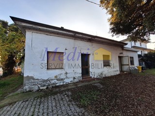 Casa Indipendente in Vendita a Bertinoro, zona Capocolle, 130'000&euro;, 200 m², con Box