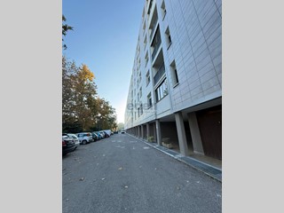 Trilocale in Vendita a Modena, zona Villaggio Giardino, 155'000&euro;, 64 m², con Box