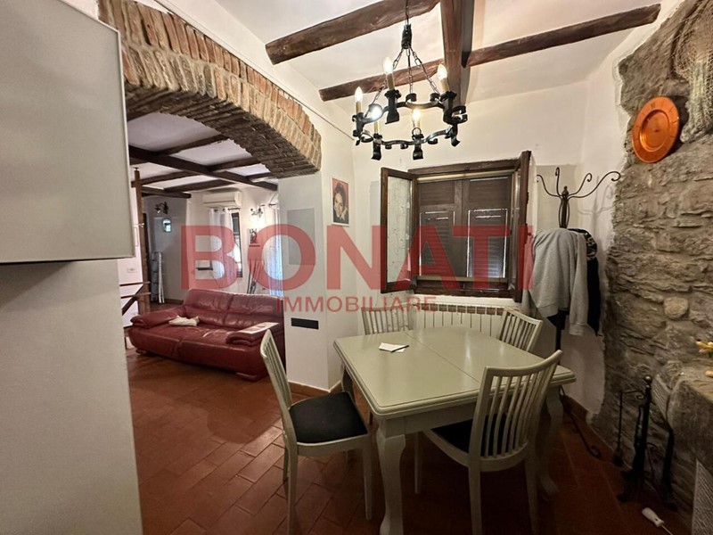 Appartamento in Vendita a Santo Stefano di Magra, zona Ponzano Superiore, 148'000&euro;, 101 m²