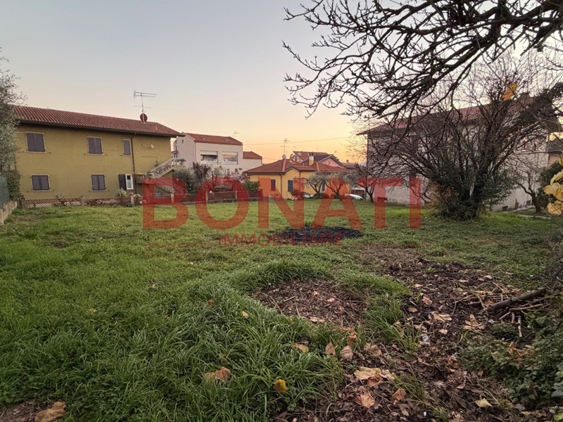 Casa Indipendente in Vendita a Santo Stefano di Magra, zona Santo Stefano, 80'000&euro;, 198 m²