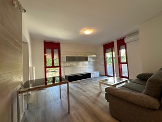 Trilocale in Affitto a Bassano del Grappa, 850&euro;, 75 m², arredato, con Box