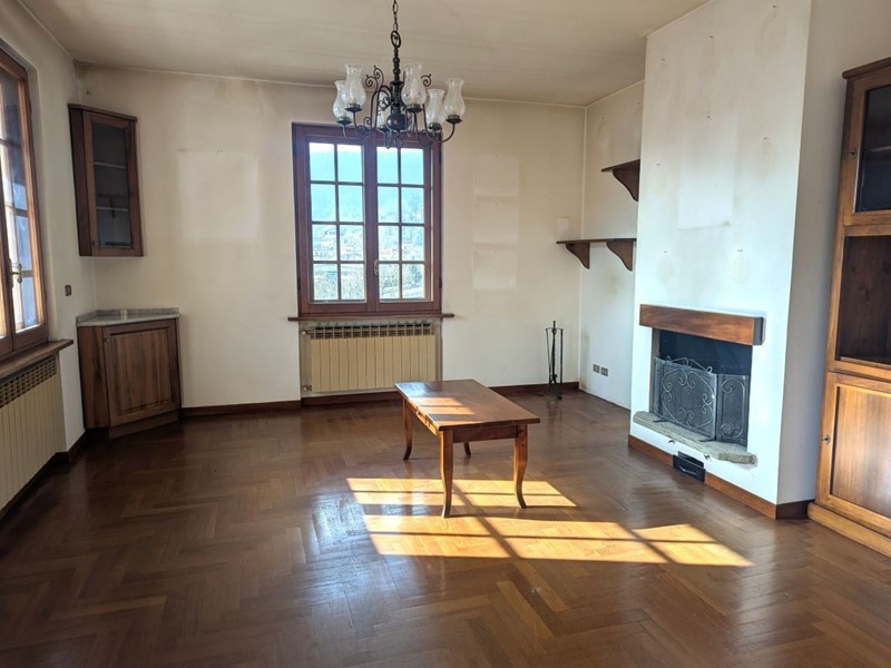 Appartamento in Vendita a Casella, 85'000&euro;, 98 m², con Box