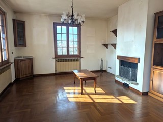 Appartamento in Vendita a Casella, 85'000&euro;, 98 m², con Box