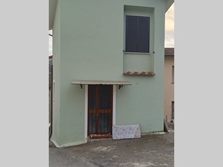 Casa Semi Indipendente in Vendita a Massarosa, zona Bozzano, 160'000&euro;, 90 m²