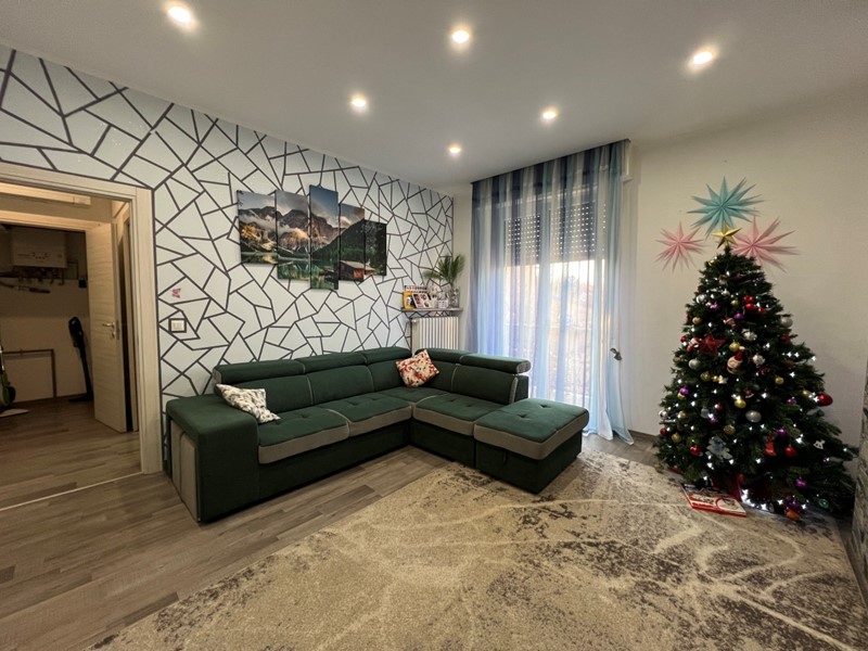 Quadrilocale in Vendita a Reggio Emilia, zona Buco del Signore, 198'000&euro;, 100 m², con Box