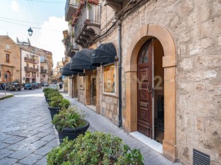 Casa Semi Indipendente in Vendita a Piazza Armerina, 350'000&euro;, 370 m², arredato