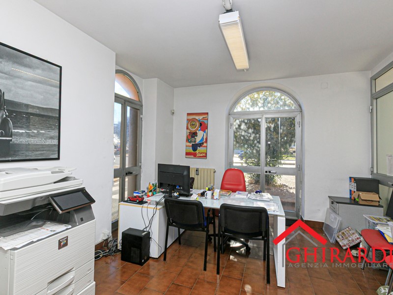 Immobile commerciale in Affitto a Genova, zona PrÃ, 3'000&euro;, 560 m²