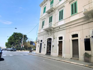 Immobile commerciale in Vendita a Monopoli, zona CENTRALE, 185'000&euro;, 30 m²