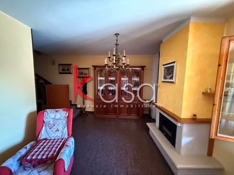 Casa Indipendente in Vendita a Cologna Veneta, 252 m², con Box