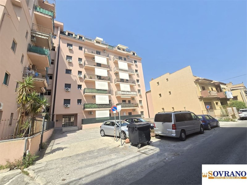 Quadrilocale in Vendita a Bagheria, 159'000&euro;, 135 m²