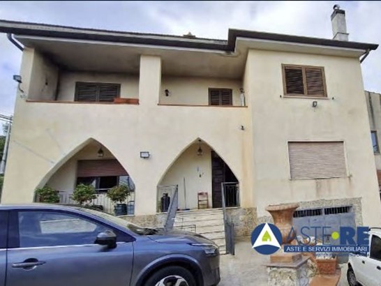 Quadrilocale in Vendita a Sezze, 33'750&euro;, 172 m²