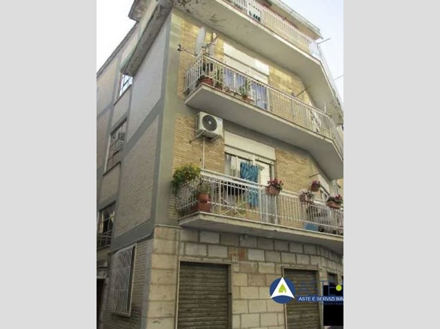 Negozio in Vendita a Formia, 74'880&euro;, 89 m²