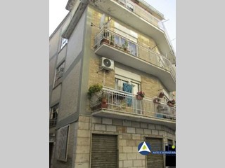 Negozio in Vendita a Formia, 74'880&euro;, 89 m²