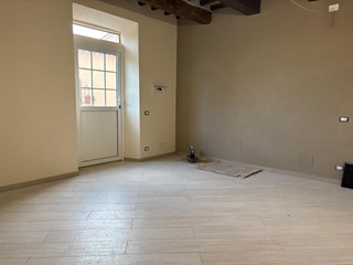 Bilocale in Vendita a Collesalvetti, zona Parrana San Giusto, 97'000&euro;, 75 m²