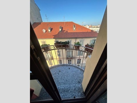 Appartamento in Vendita a Torino, 61'500&euro;, 145 m²