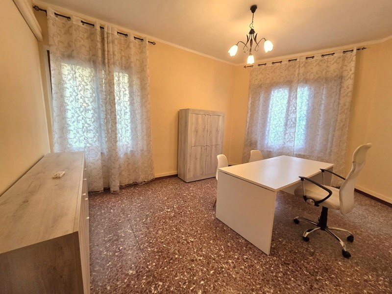 Ufficio in Affitto a Lucca, zona Arancio, 500&euro;, 33 m²