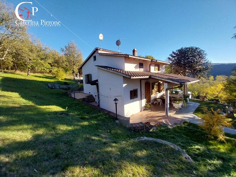 Villa in Vendita a Londa, 370'000&euro;, 260 m²