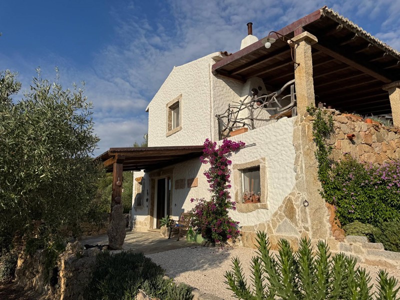 Casa Semi Indipendente in Vendita a Arzachena, 620'000&euro;, 185 m²