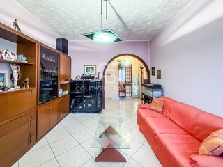 Trilocale in Vendita a Aci Catena, 79'000&euro;, 112 m²