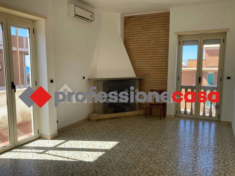 Bilocale in Vendita a Pomezia, 119'000&euro;, 60 m²