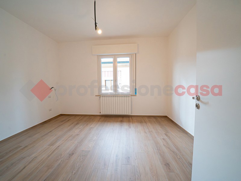 Trilocale in Vendita a Cecina, 240'000&euro;, 80 m², con Box