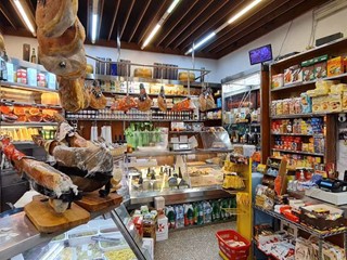 Attività commerciale in Vendita a Roma, 90'000&euro;, 85 m²