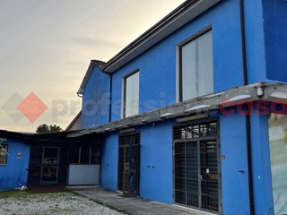 Negozio in Affitto a Alatri, 500&euro;, 45 m²