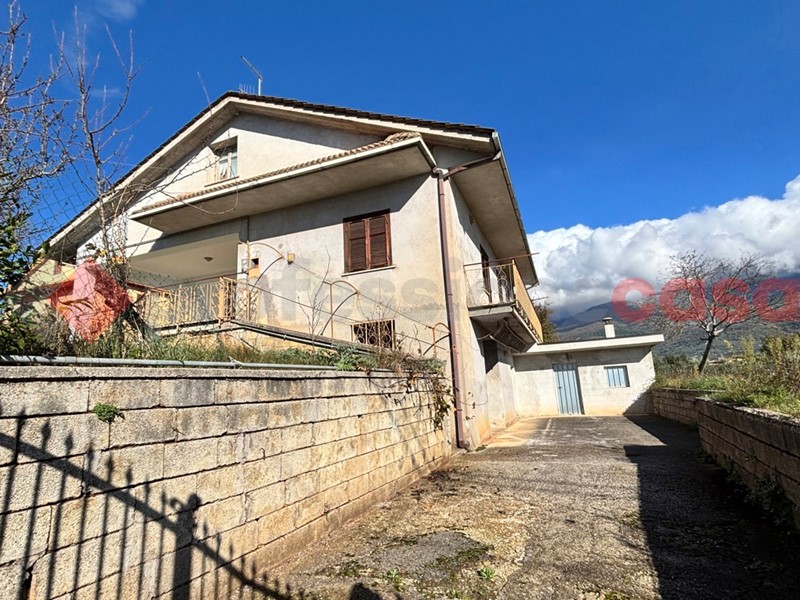 Casa Indipendente in Vendita a Alatri, 140'000&euro;, 200 m², arredato, con Box