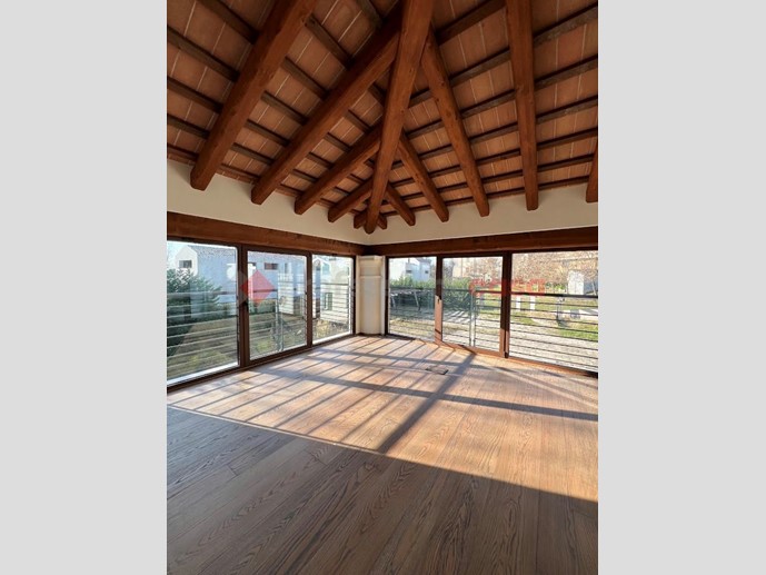 Casa Indipendente in Vendita a Stra, 375'000&euro;, 200 m²