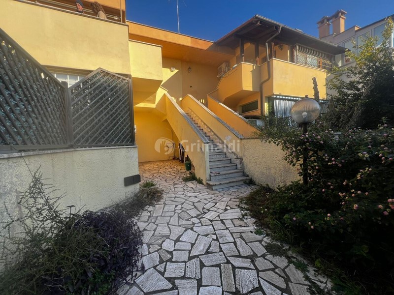 Trilocale in Vendita a Anzio, zona Cincinnato, 110'000&euro;, 52 m², arredato