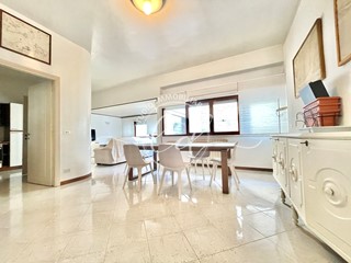 Quadrilocale in Affitto a Seravezza, zona Querceta, 1'900&euro;, 100 m²