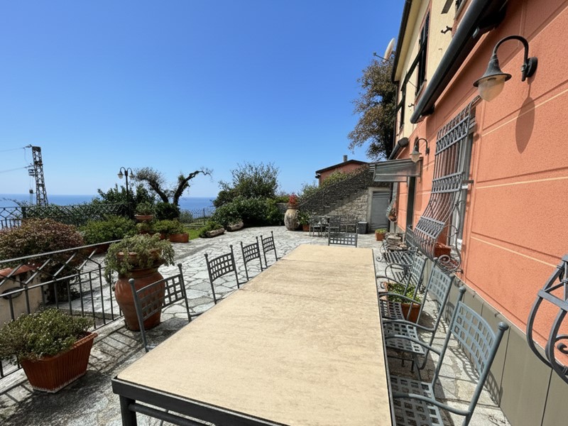 Casa Indipendente in Vendita a Lavagna, zona collina o nel verde, 285 m²
