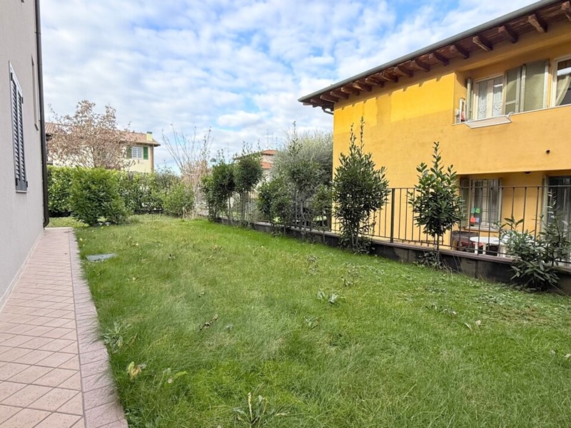 Trilocale in Vendita a Rovato, 225'000&euro;, 143 m², con Box