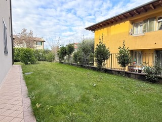 Trilocale in Vendita a Rovato, 225'000&euro;, 143 m², con Box