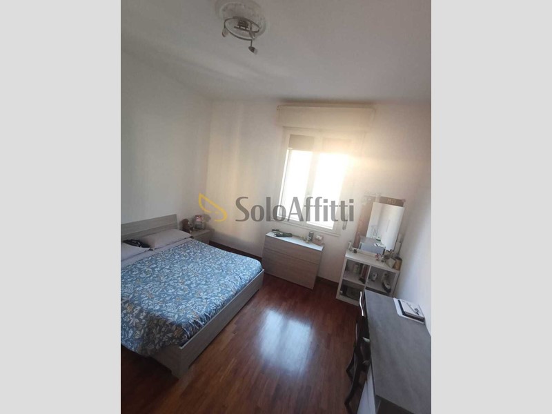 Stanza in Affitto a Modena, 350&euro;, 110 m²