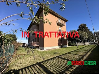 Trilocale in Vendita a Calvenzano, 150'000&euro;, 180 m²