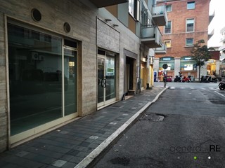 Negozio in Affitto a Pescara, 1'000&euro;, 55 m²