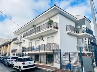 Villa in Vendita a Capurso, 248'000&euro;, 200 m²