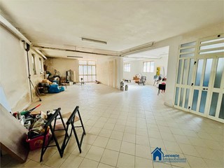 Box in Vendita a Capurso, 100'000&euro;, 200 m²