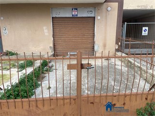 Negozio in Vendita a Cellamare, 35'000&euro;, 50 m²