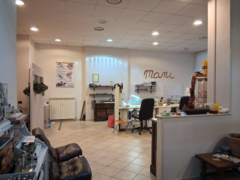 Immobile commerciale in Vendita a Arcola, zona Ressora, 90'000&euro;, 90 m²