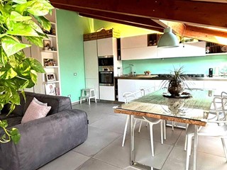 Trilocale in Vendita a Ferrara, 188'000&euro;, 103 m²