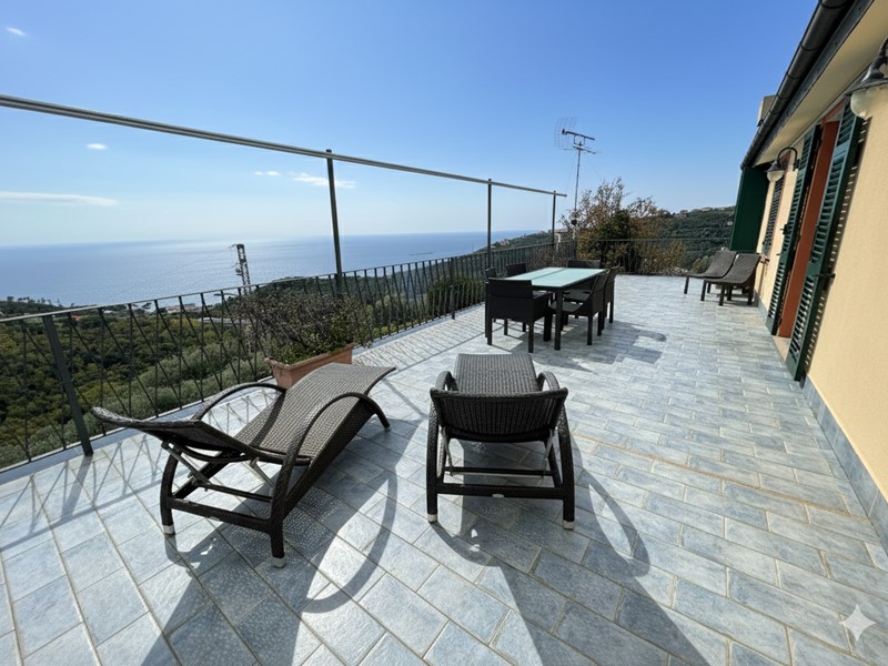 Casa Indipendente in Vendita a Lavagna, zona collina o nel verde, 420'000&euro;, 142 m²