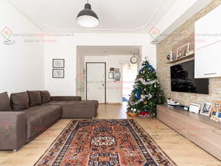 Trilocale in Vendita a Siracusa, zona Tunisi Grottasanta, 80'000&euro;, 121 m²