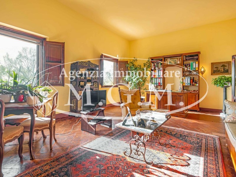 Appartamento in Vendita a Palaia, zona Forcoli, 340'000&euro;, 230 m², con Box