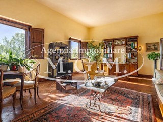 Appartamento in Vendita a Palaia, zona Forcoli, 340'000&euro;, 230 m², con Box