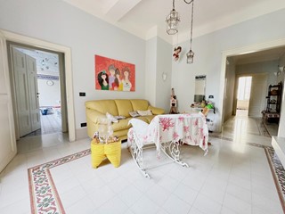 Appartamento in Vendita a Lucca, 650'000&euro;, 200 m²