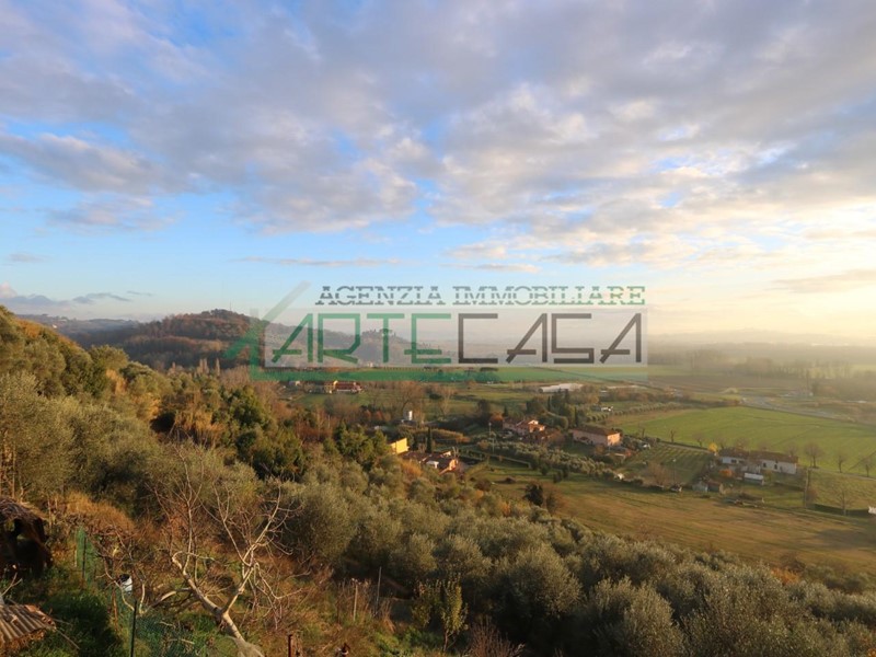 Villa bifamiliare in Vendita a Pontedera, zona Treggiaia, 159'000&euro;, 129 m², con Box