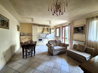 Trilocale in Vendita a Santa Croce sull'Arno, 245'000&euro;, 100 m², con Box